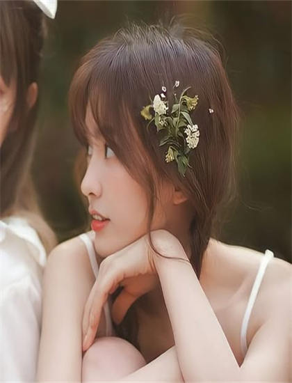 女人夾雙腿是一種病嗎_伸進去吃胸膜下面的視頻